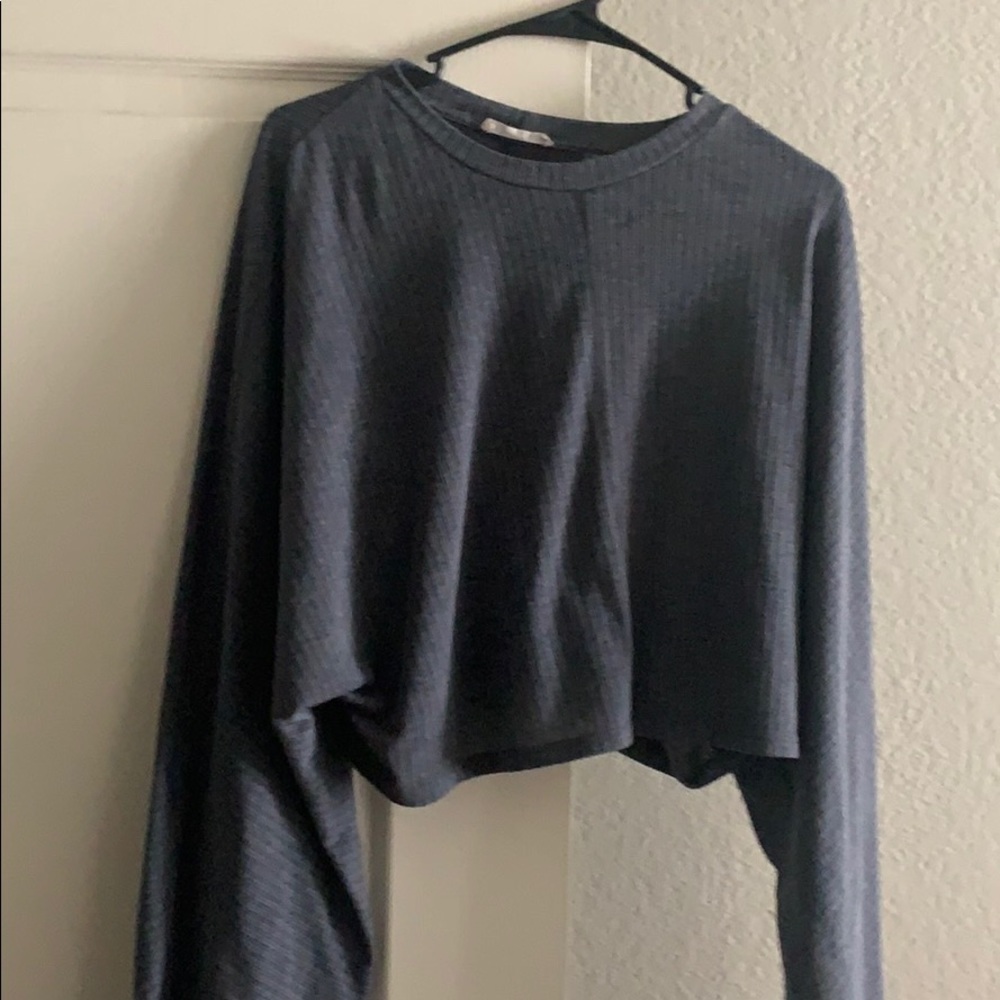 Blue cropped wide sleeve sweater
